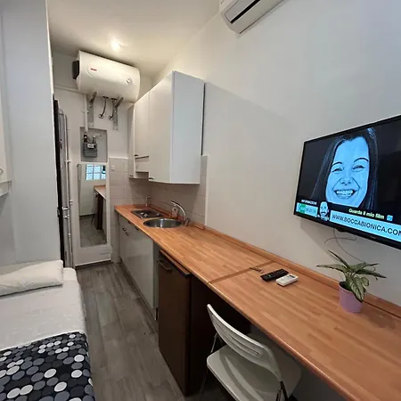 Apartment In Zona Loreto Vicino Metro Mm1 E Mm2 - Lippino