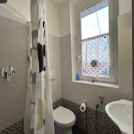 Apartment In Zona Loreto Vicino Metro Mm1 E Mm2 - Lippino Milan